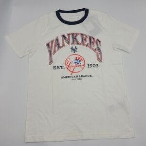 NEW Abercrombie Yankees tee size 11-12